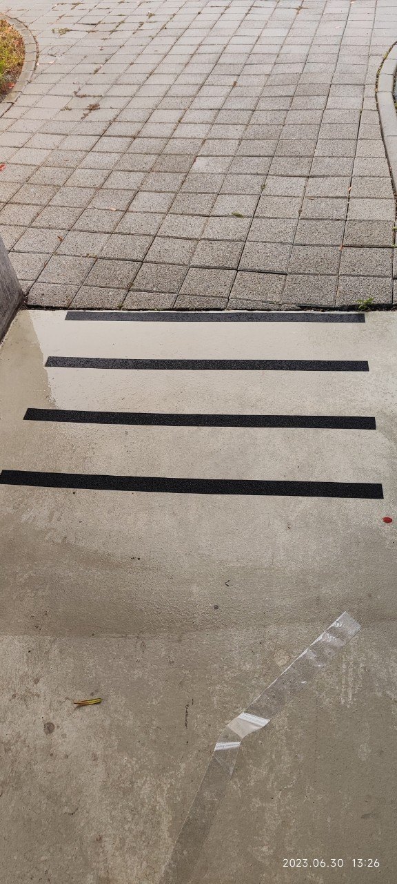 停車場止滑條工程實例