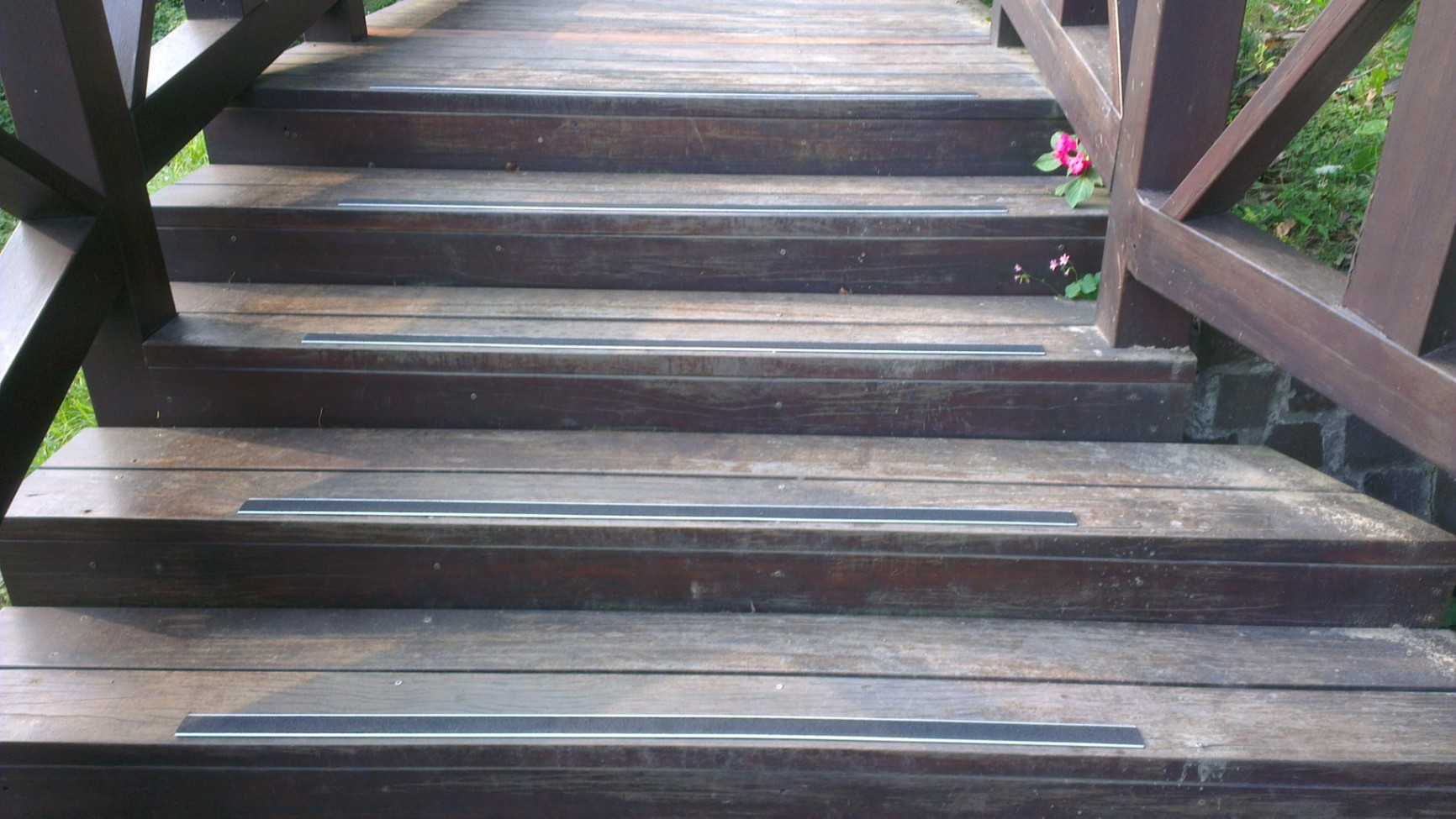 Landscape Wooden Boardwalk Anti-slip Strip Project Examples